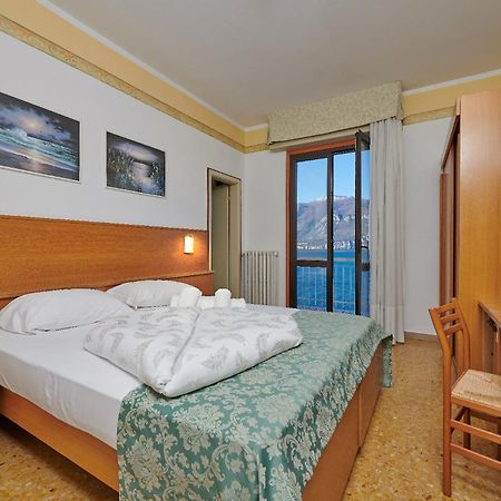 Hotel Eden Brenzone sul Garda Bilik gambar