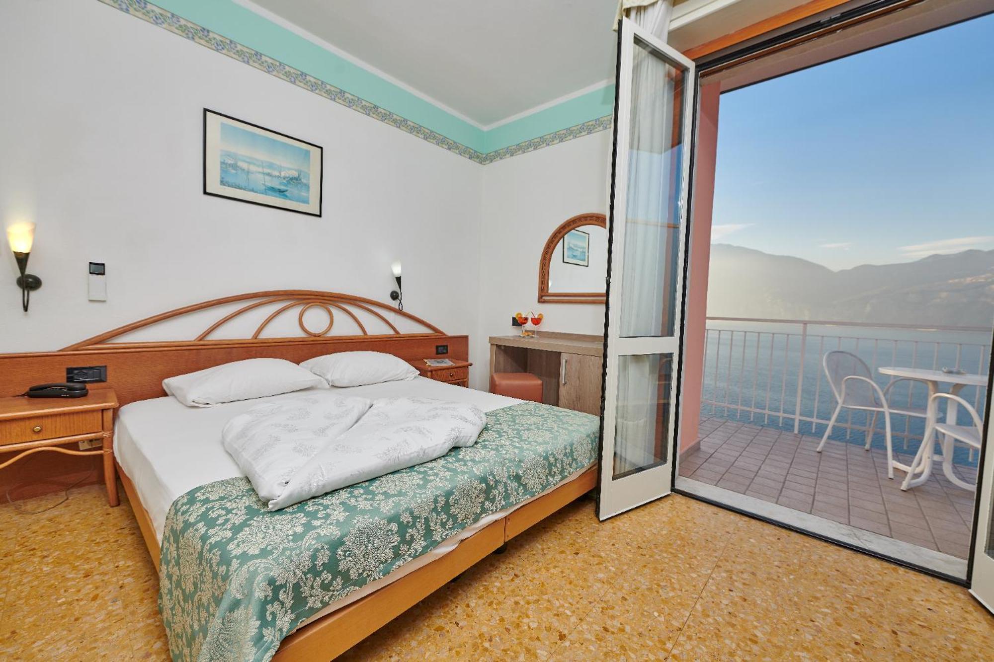 Hotel Eden Brenzone sul Garda Bilik gambar