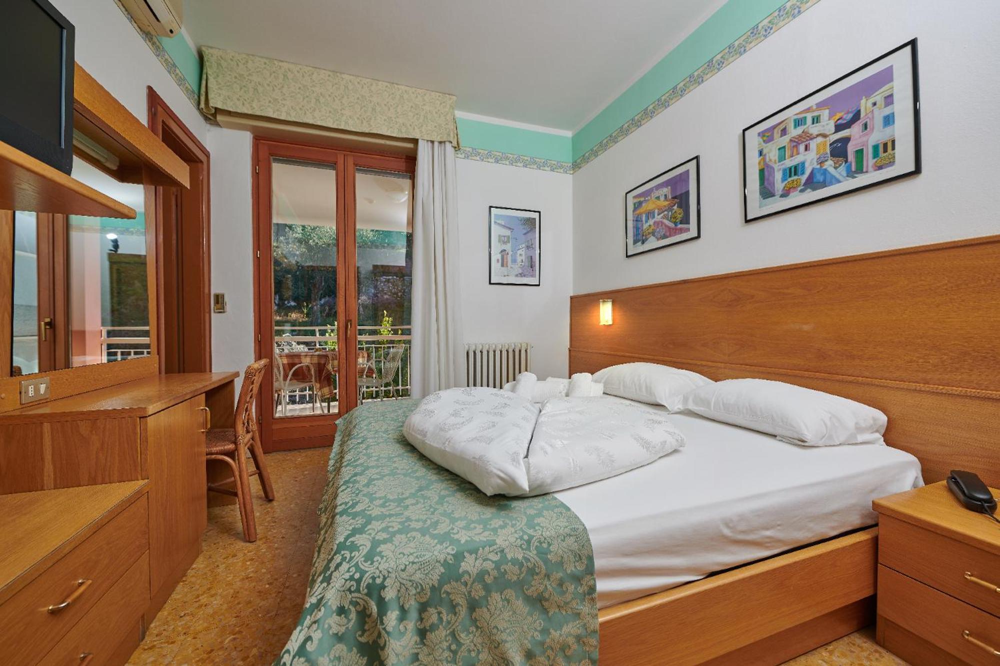 Hotel Eden Brenzone sul Garda Bilik gambar