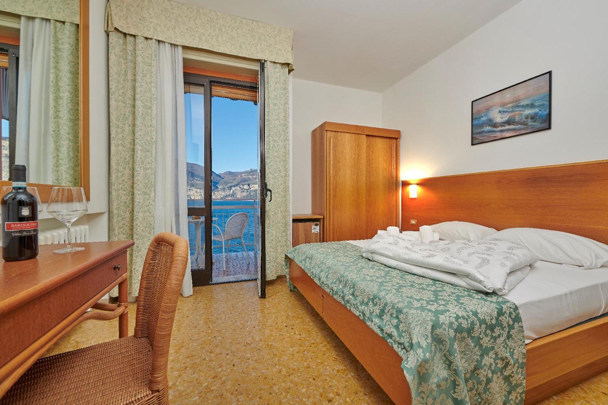 Hotel Eden Brenzone sul Garda Bilik gambar