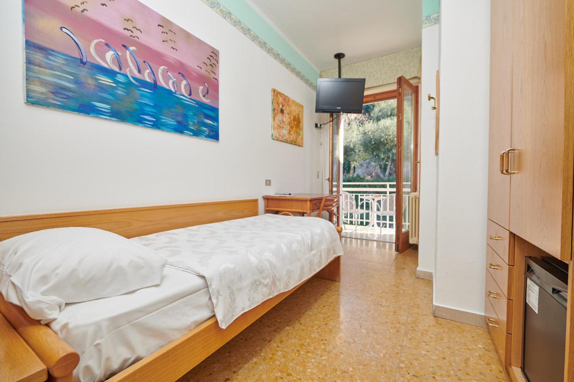 Hotel Eden Brenzone sul Garda Bilik gambar