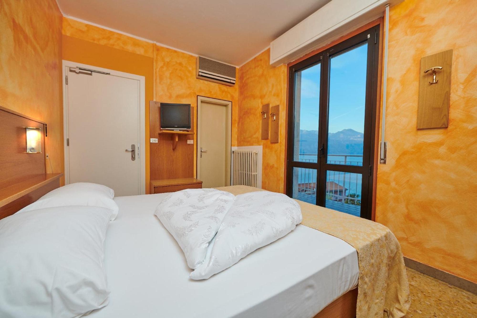 Hotel Eden Brenzone sul Garda Bilik gambar