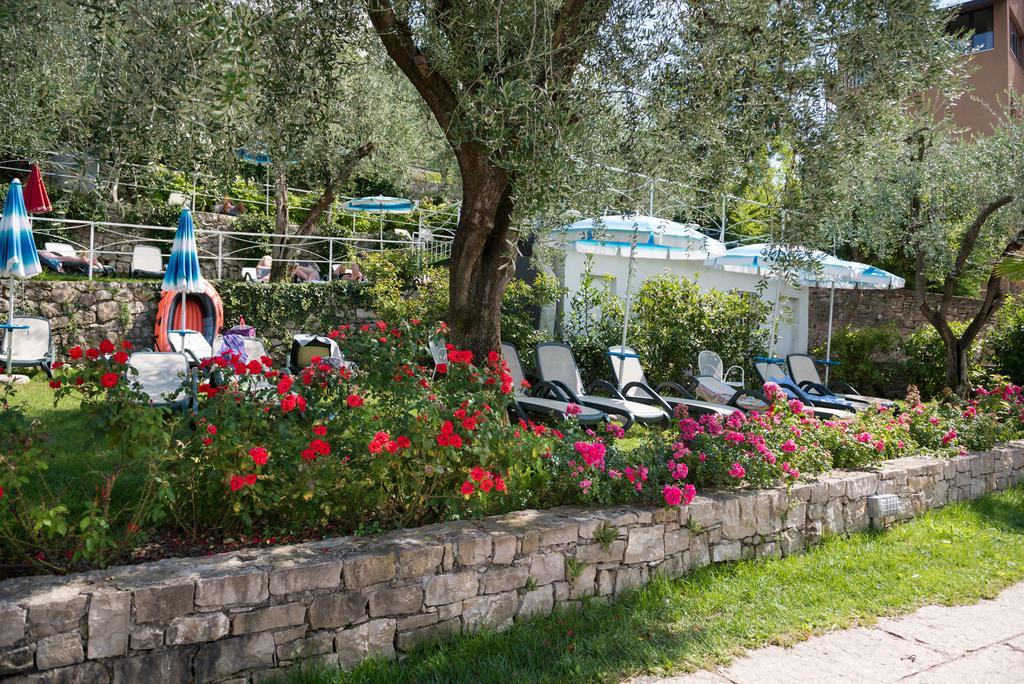 Hotel Eden Brenzone sul Garda Luaran gambar